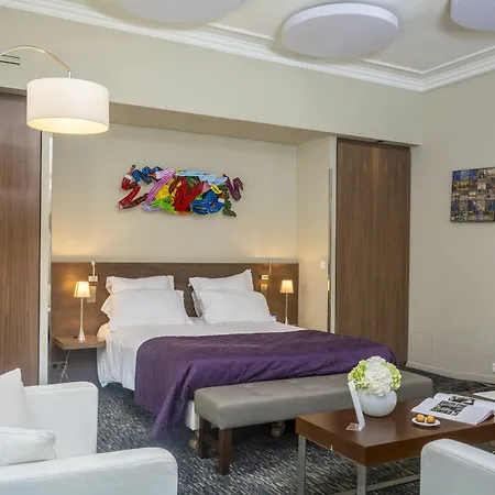 Oscar Hotel *